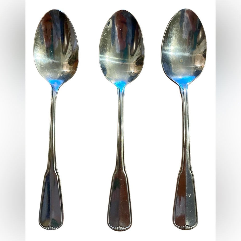 Oneida - Ridgewood pattern - (3) spoons - glossy stainless flatware in EUC